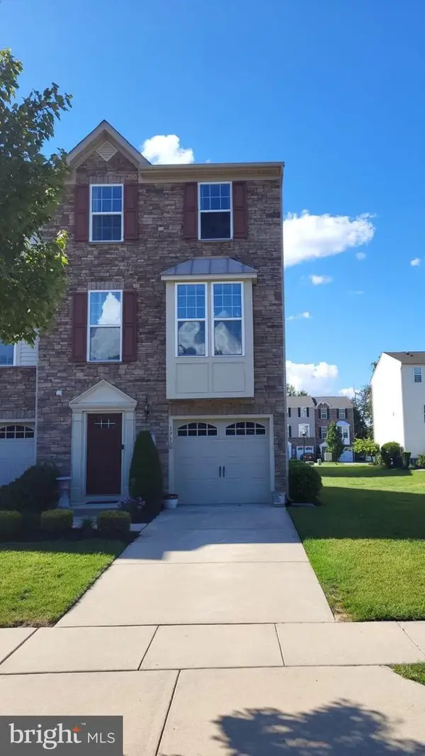 175 Village Green Ln, SICKLERVILLE, NJ 08081