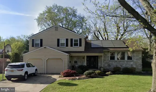 18 Sandringham Ter, CHERRY HILL, NJ 08003