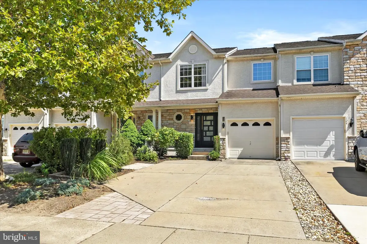 126 Sequoia Dr, Berlin, NJ 08009 - #1