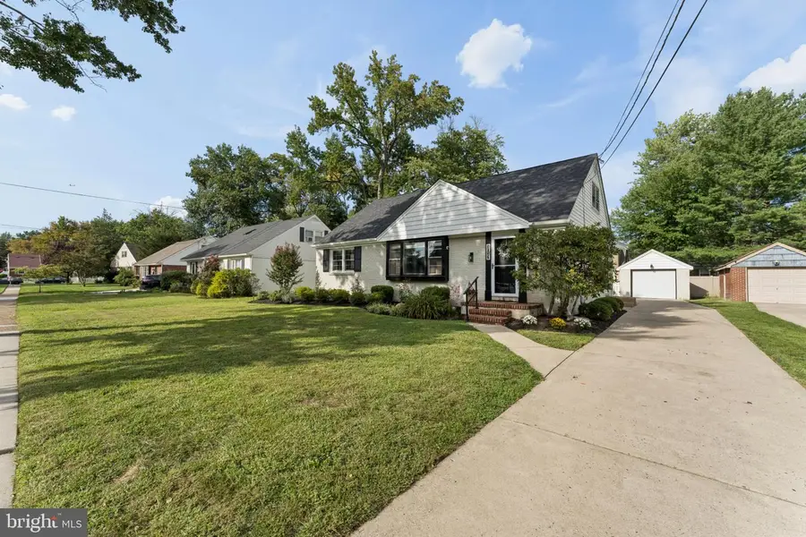 1013 Oakwood Rd, Haddonfield, NJ 08033 - #2