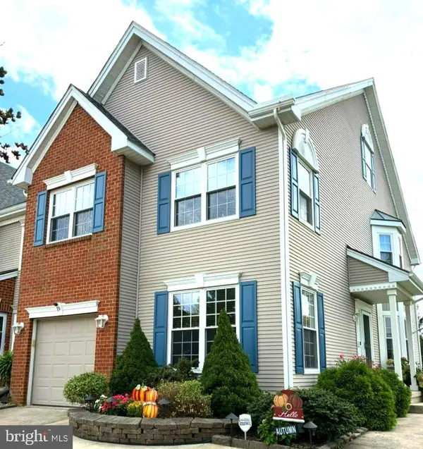 19 Augusta Ln, BLACKWOOD, NJ 08012