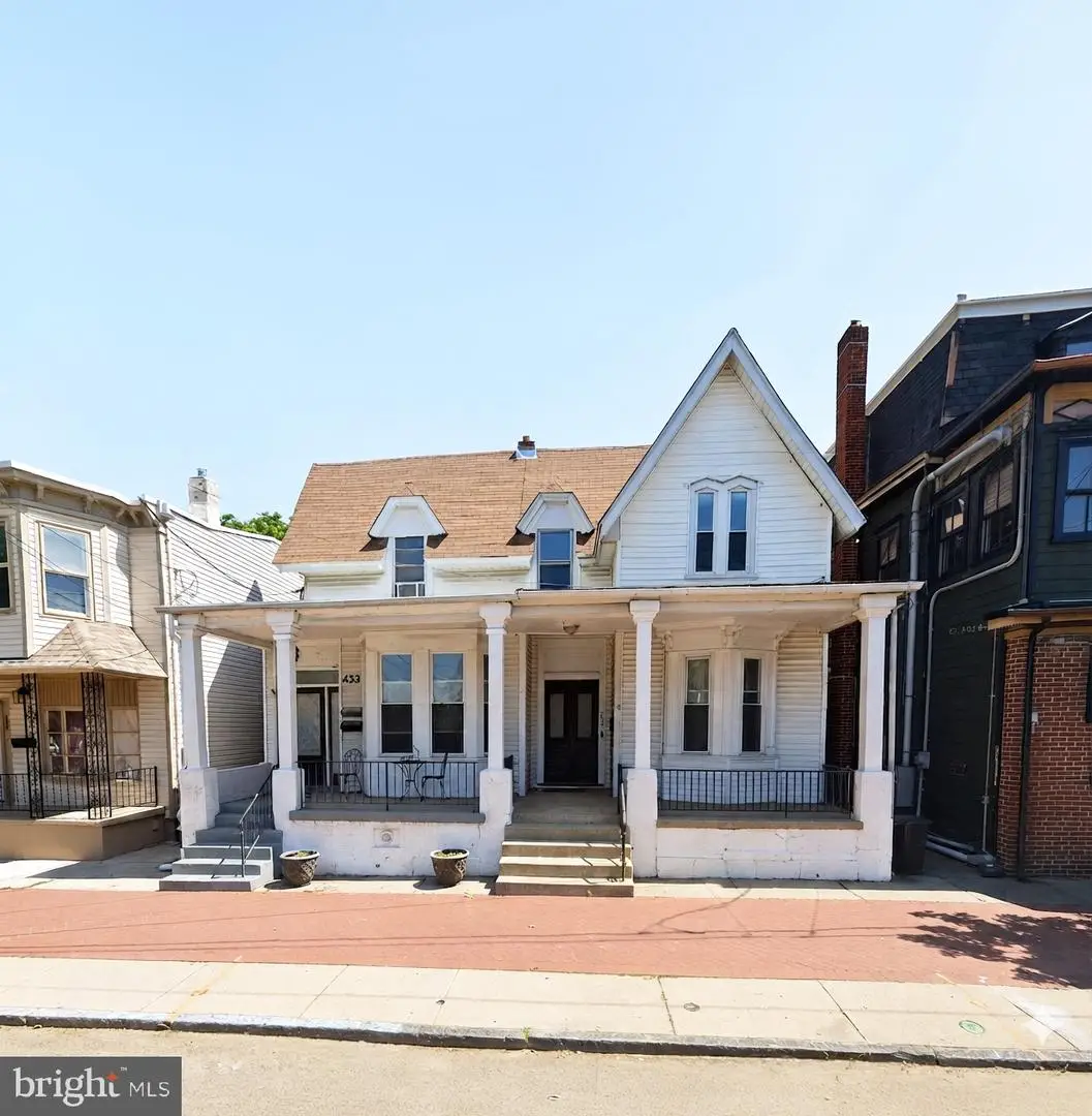 235 Monmouth St, Gloucester City, NJ 08030 - #1