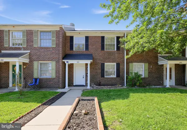 203 Stevens Ct, CAMDEN, NJ 08103