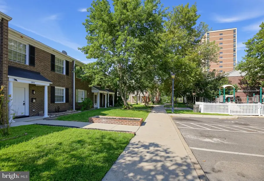 203 Stevens Ct, Camden, NJ 08103 - #2
