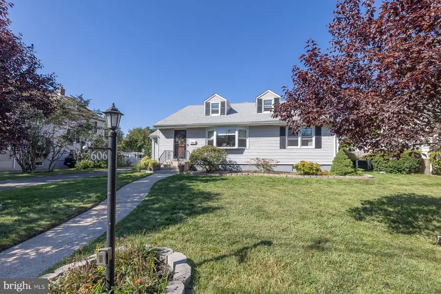 606 Grove St, Haddonfield, NJ 08033 - #2