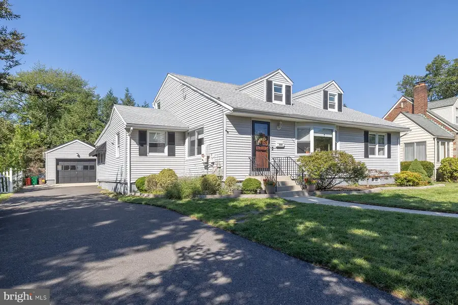 606 Grove St, Haddonfield, NJ 08033 - #3