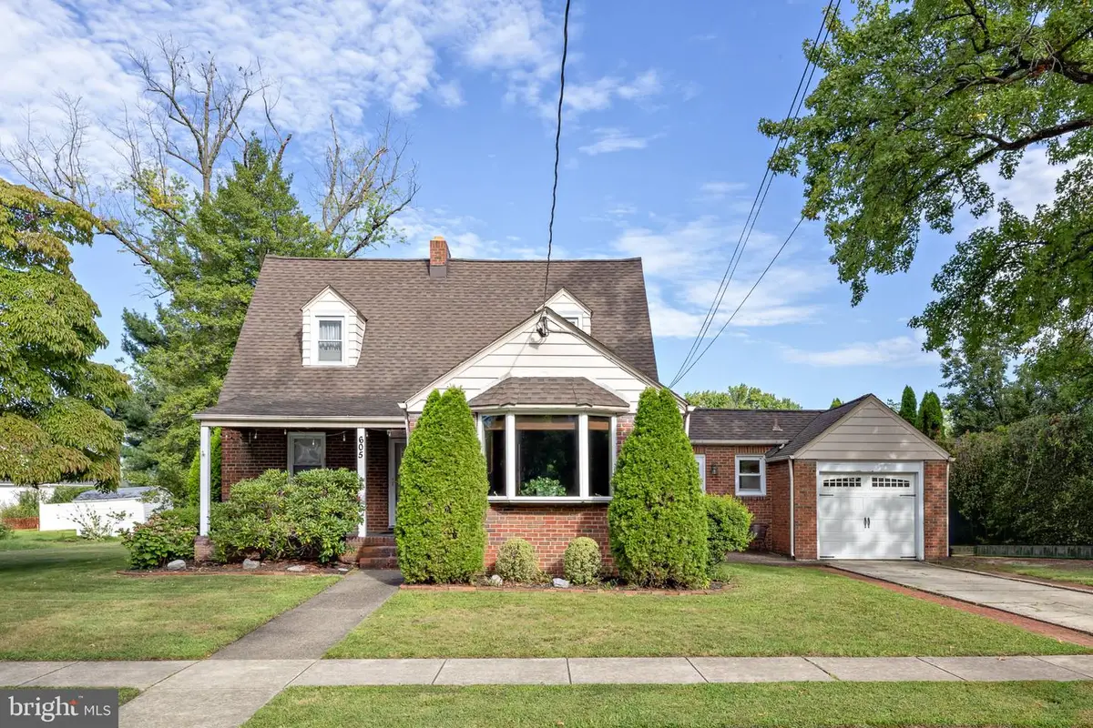 605 Mansion Ave, Audubon, NJ 08106 - #1