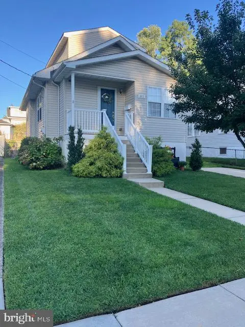 882 Crescent Ave, RUNNEMEDE, NJ 08078