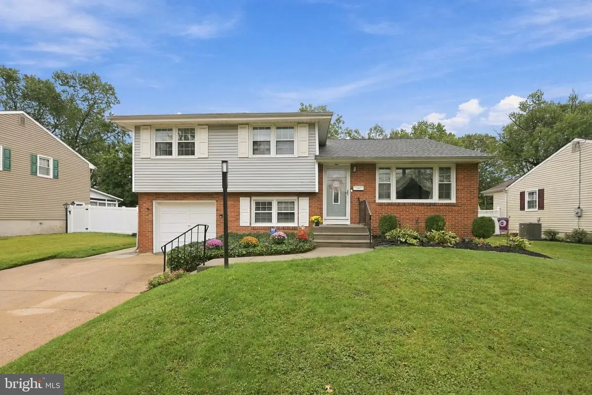 207 Massachusetts Ave, Cherry Hill, NJ 08002 - #1