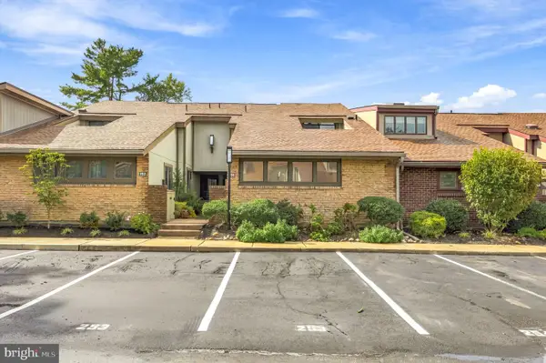 253 Uxbridge Dr, CHERRY HILL, NJ 08034
