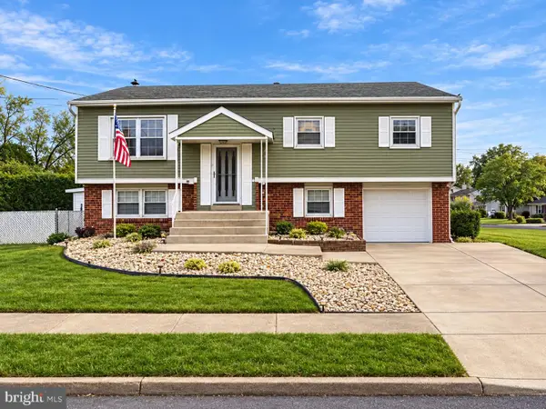 7991 Grant Ave, PENNSAUKEN, NJ 08109