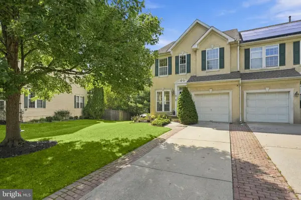 18 Bridle Ct, CHERRY HILL, NJ 08003