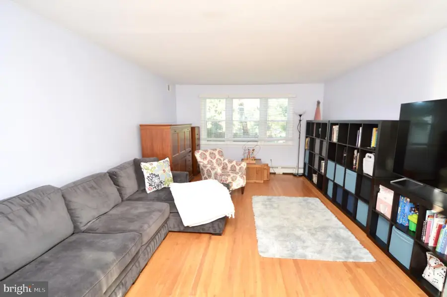 511 Valley Run Dr, Cherry Hill, NJ 08002 - #3