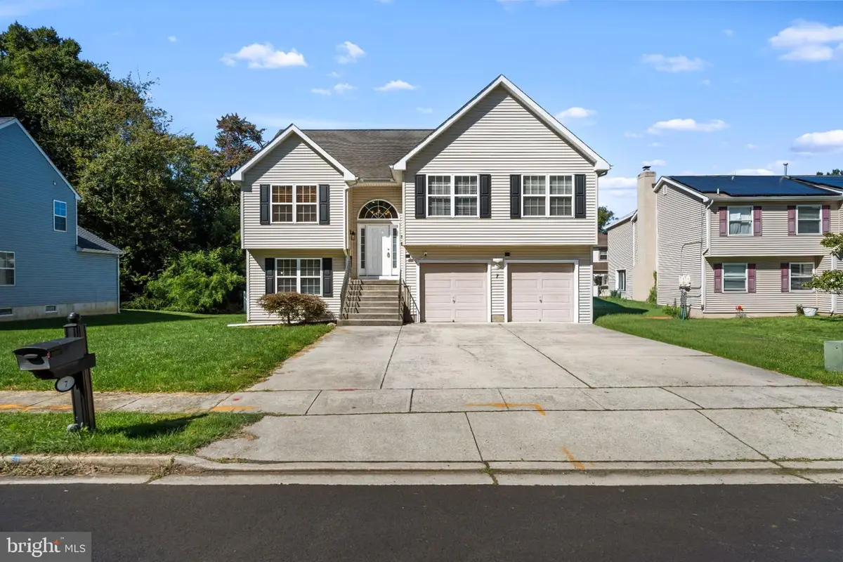 7 Logan Dr, Cherry Hill, NJ 08034 - #1