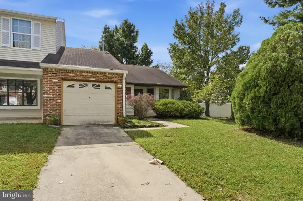 8 Heywood Ln, SICKLERVILLE, NJ 08081