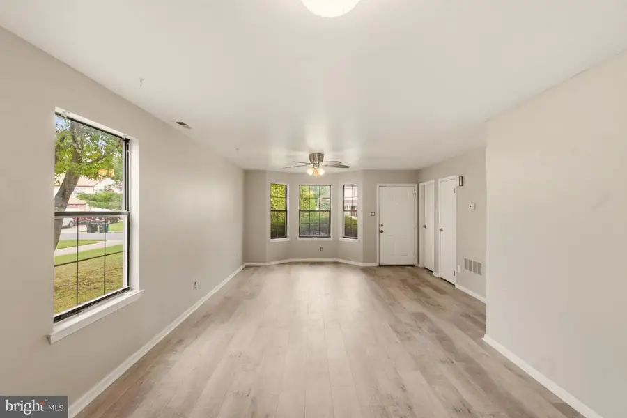 8 Heywood Ln, Sicklerville, NJ 08081 - #3