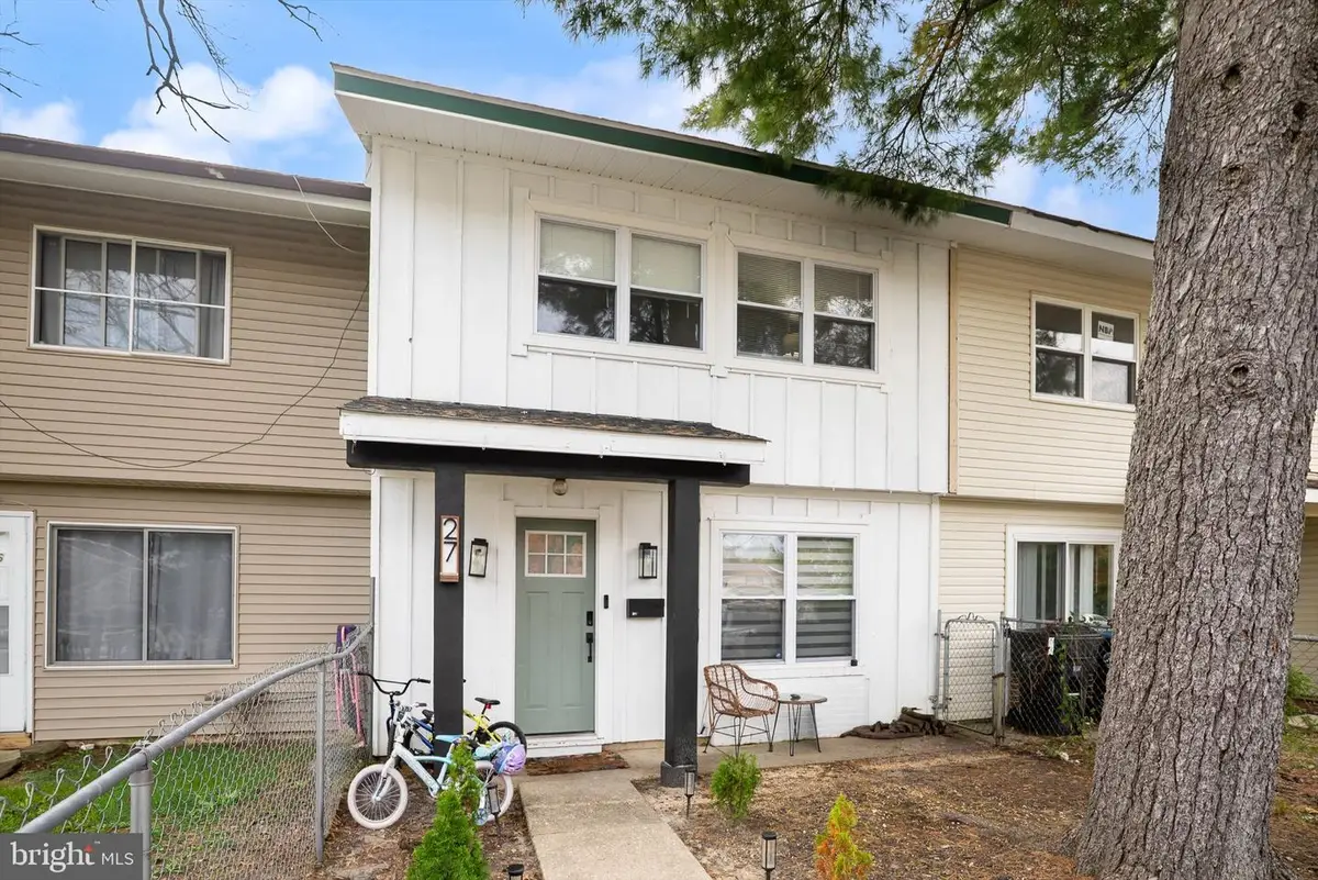 27 Medford Ct, Sicklerville, NJ 08081 - #1