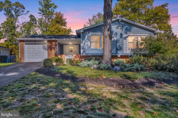 4 Highgate Ln, CHERRY HILL, NJ 08003