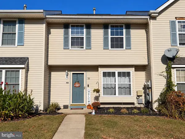 33 Grant Ln, BERLIN, NJ 08009