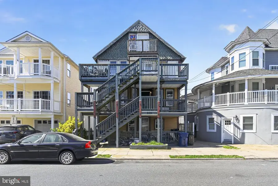 206 E Glenwood Ave, Wildwood, NJ 08260 - #2