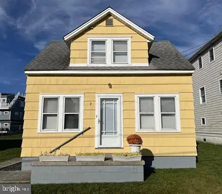 9 E Willard Ave, STRATHMERE, NJ 08248