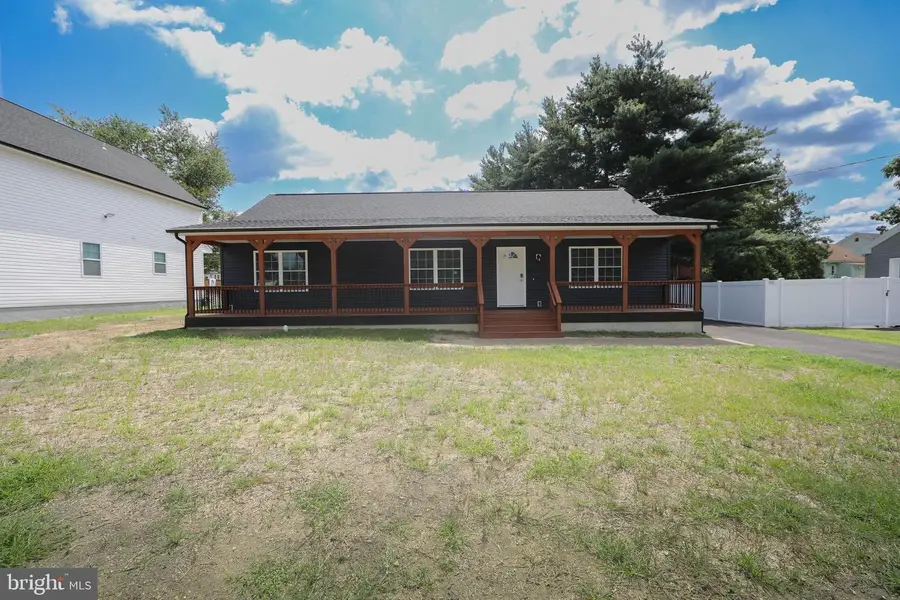 423 Sheridan Ave, Paulsboro, NJ 08066 - Image #2