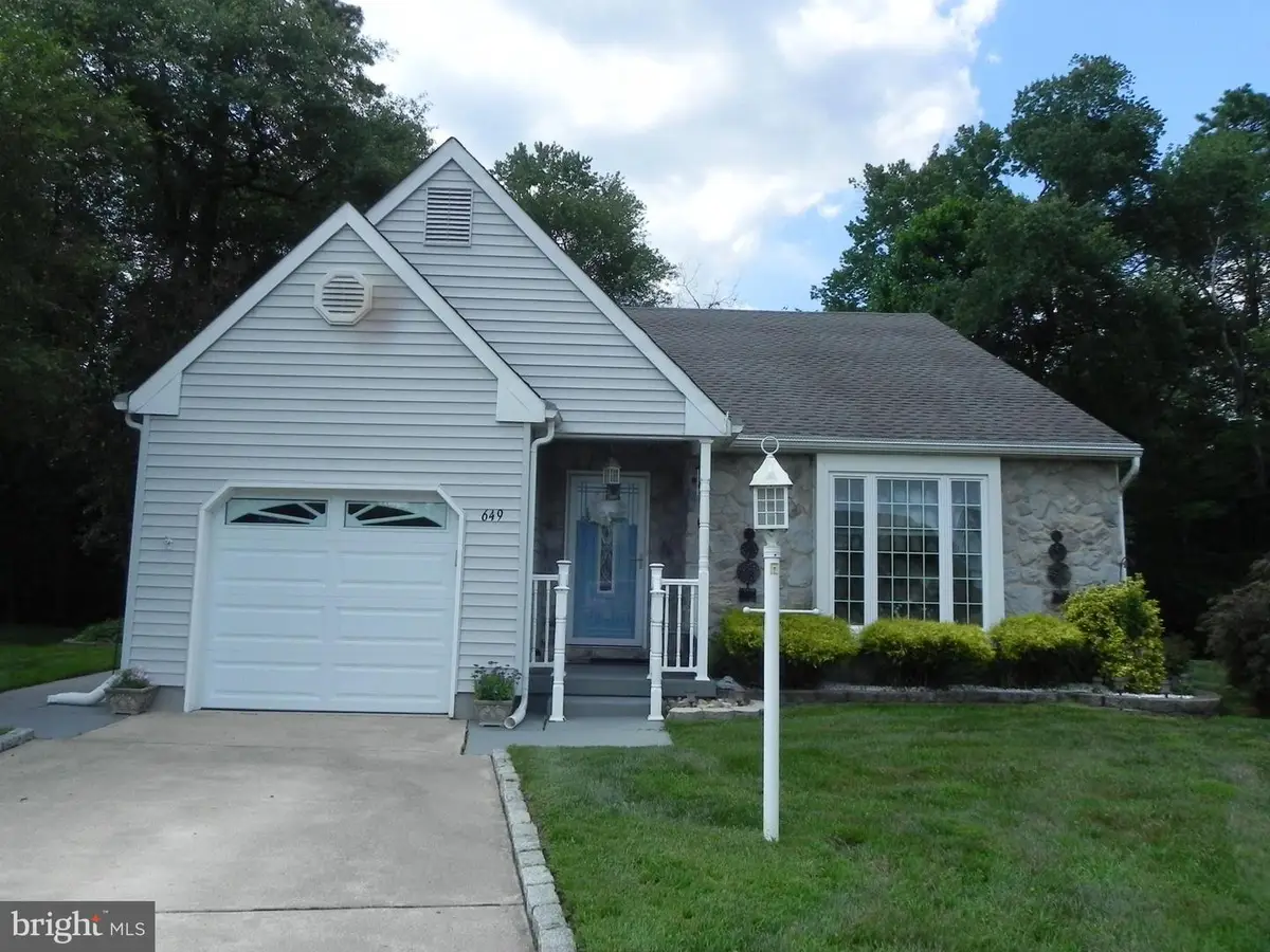 649 Panama Ct, Williamstown, NJ 08094 - Image #1