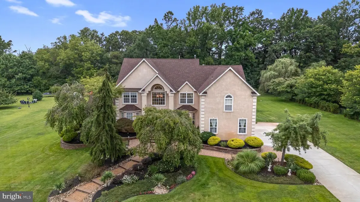 195 Hunters Run, Swedesboro, NJ 08085 - Image #1