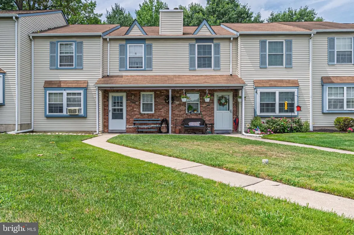 827 Saint Regis Ct, West Deptford, NJ 08051 - Image #1