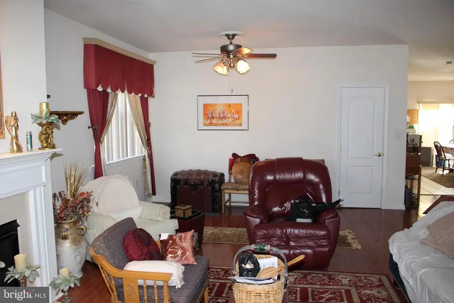 301 Castlewood Way, Woodbury, NJ 08096 - Image #2