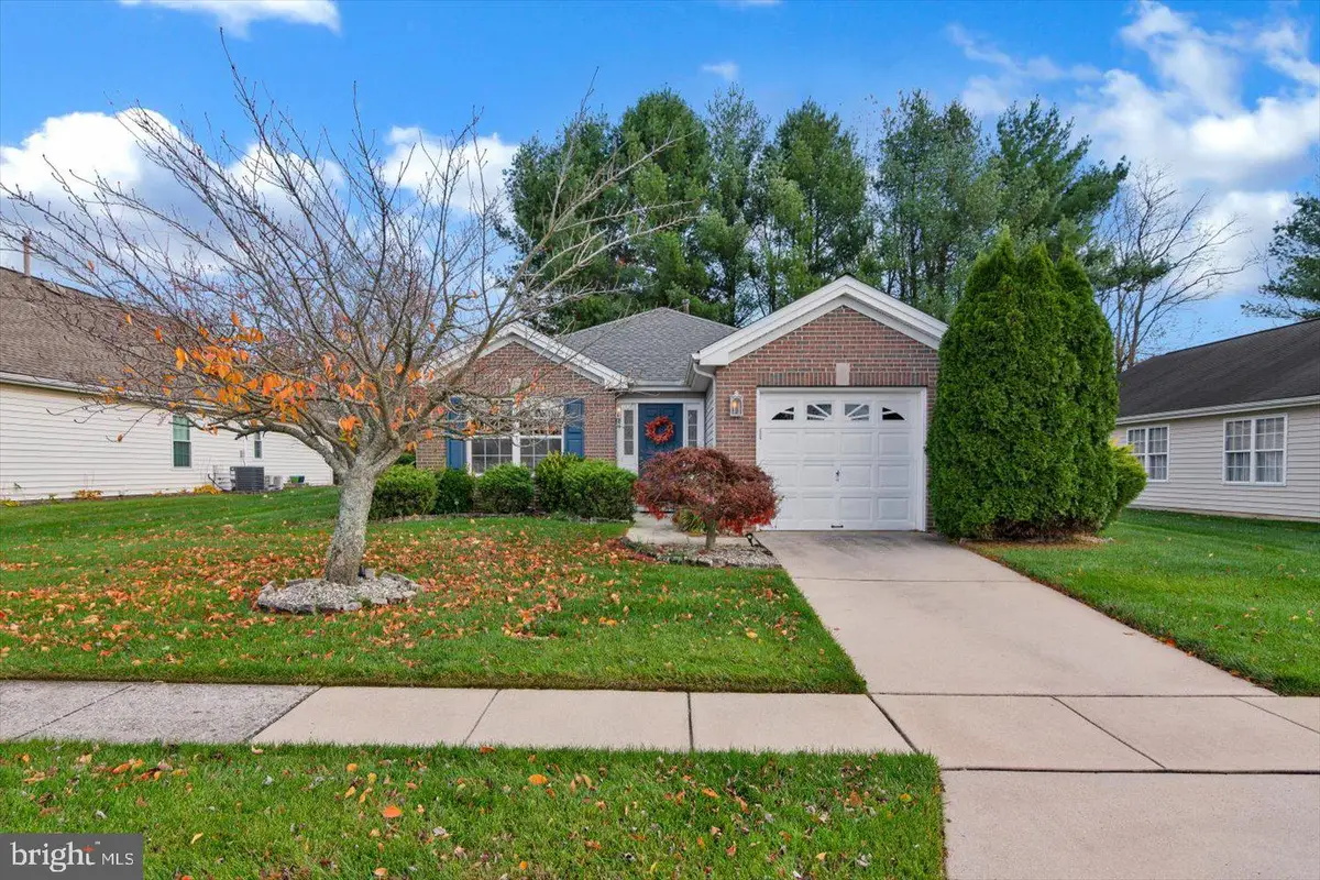 84 Maple Leaf Cir, Sewell, NJ 08080 - Image #1
