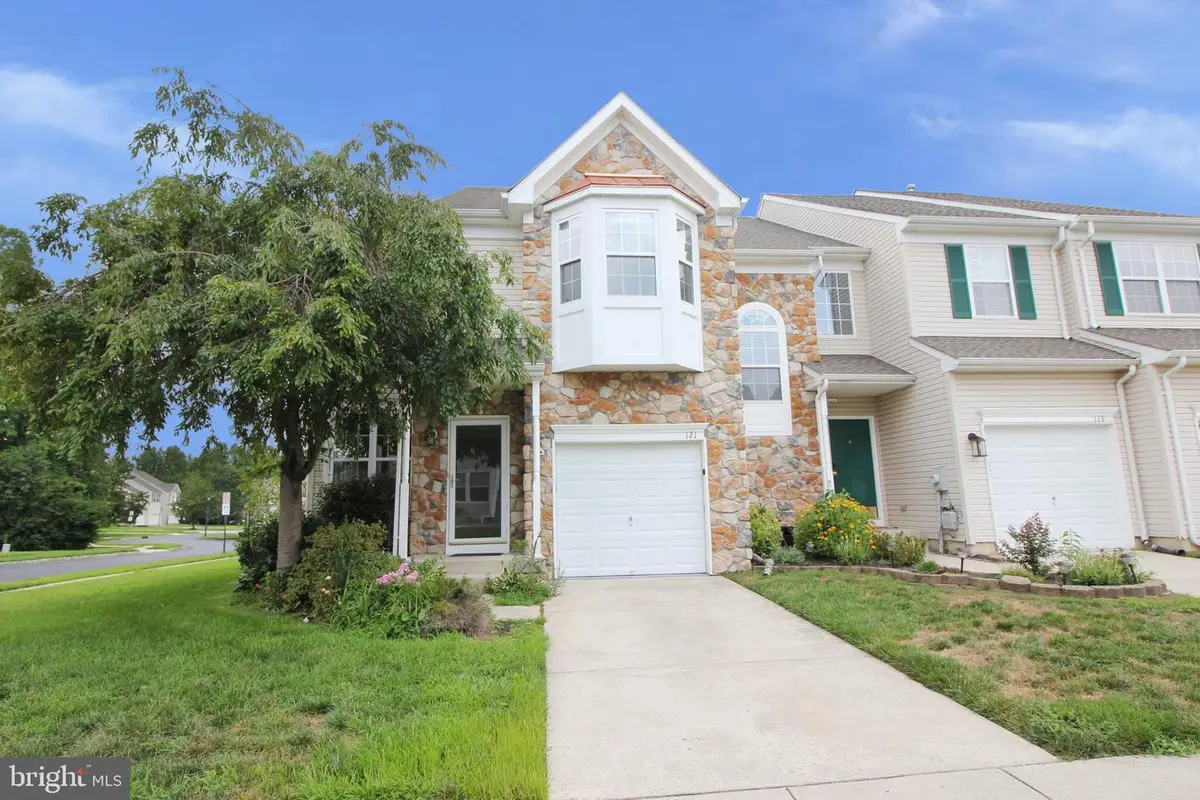 121 Beacon Dr, Woodbury, NJ 08096 - Image #1