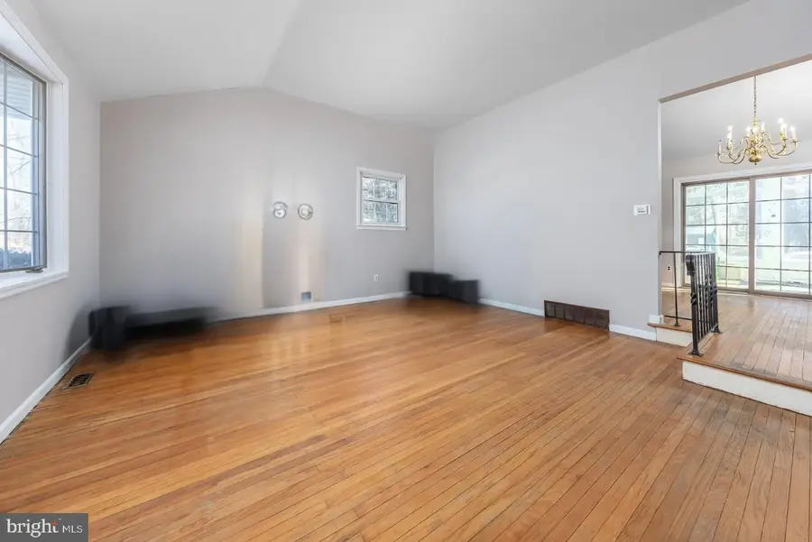 28 Ash Ave, West Deptford, NJ 08096 - #3