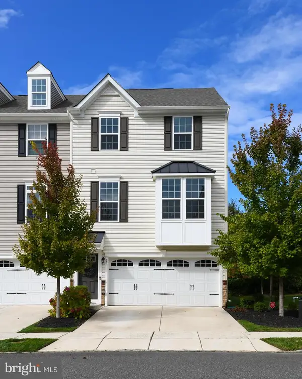 28 Peacock Cir, SEWELL, NJ 08080