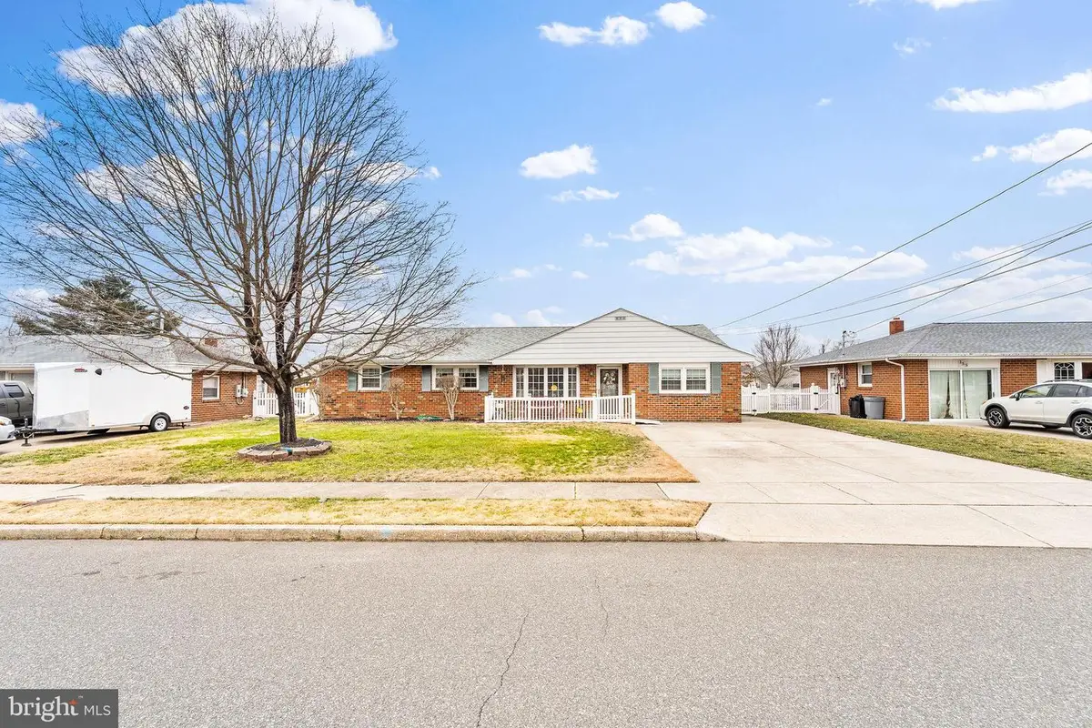 157 S School St, Gibbstown, NJ 08027 - Image #1