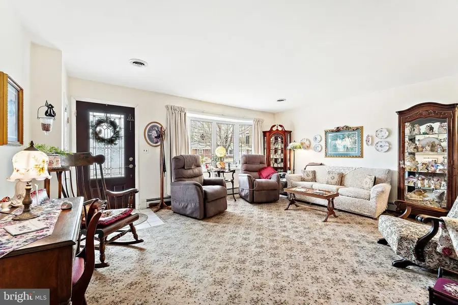 157 S School St, Gibbstown, NJ 08027 - Image #3