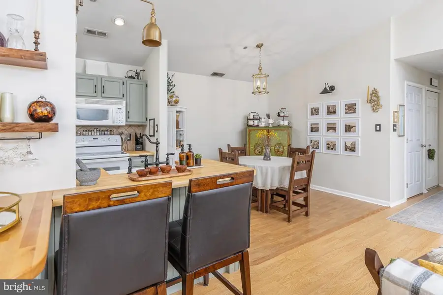 96 Crestmont Dr, Mantua, NJ 08051 - Image #2