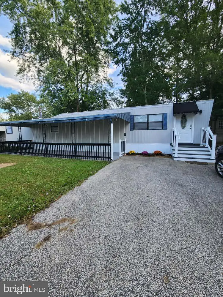 204 Kentucky Ave, Williamstown, NJ 08094 - #1