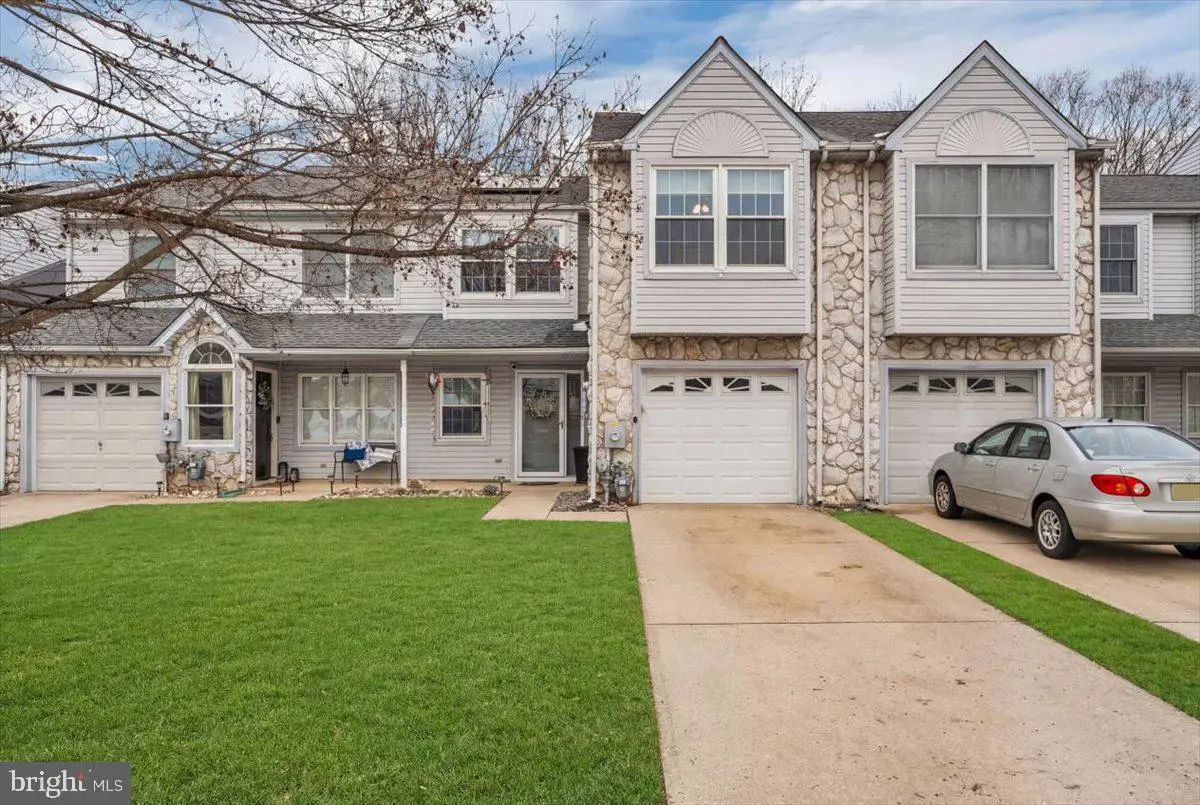 360 Lake Side Dr, Swedesboro, NJ 08085 - #1