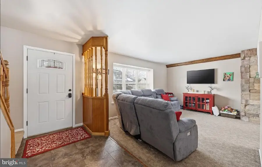 8 Oakton Dr, Mantua, NJ 08051 - #2