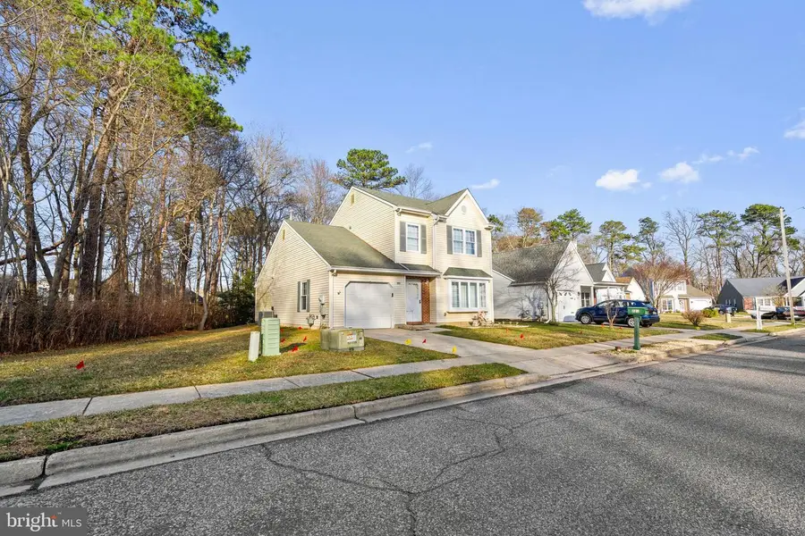 221 Martinique Dr, Williamstown, NJ 08094 - #3