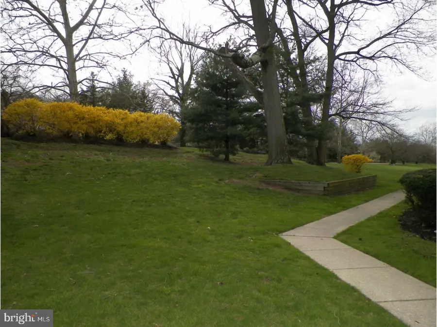 445 Durham Ct, West Deptford, NJ 08051 - #2