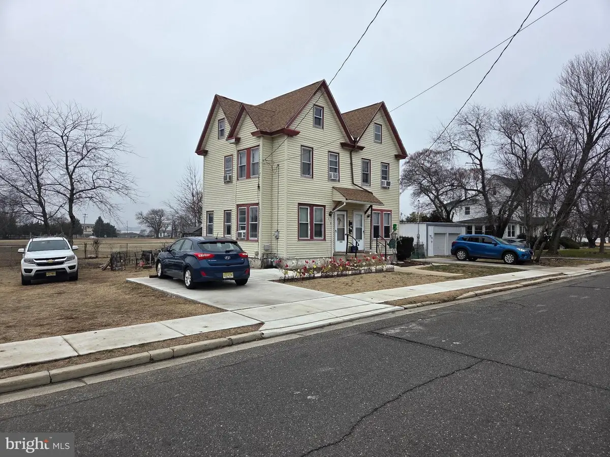 214 Billingsport Rd, Paulsboro, NJ 08066 - #1