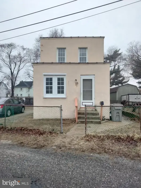 15 Railroad Ave, PAULSBORO, NJ 08066