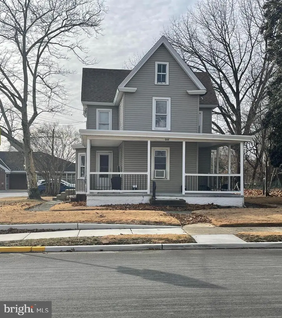 644 N Delaware St, Paulsboro, NJ 08066 - #1