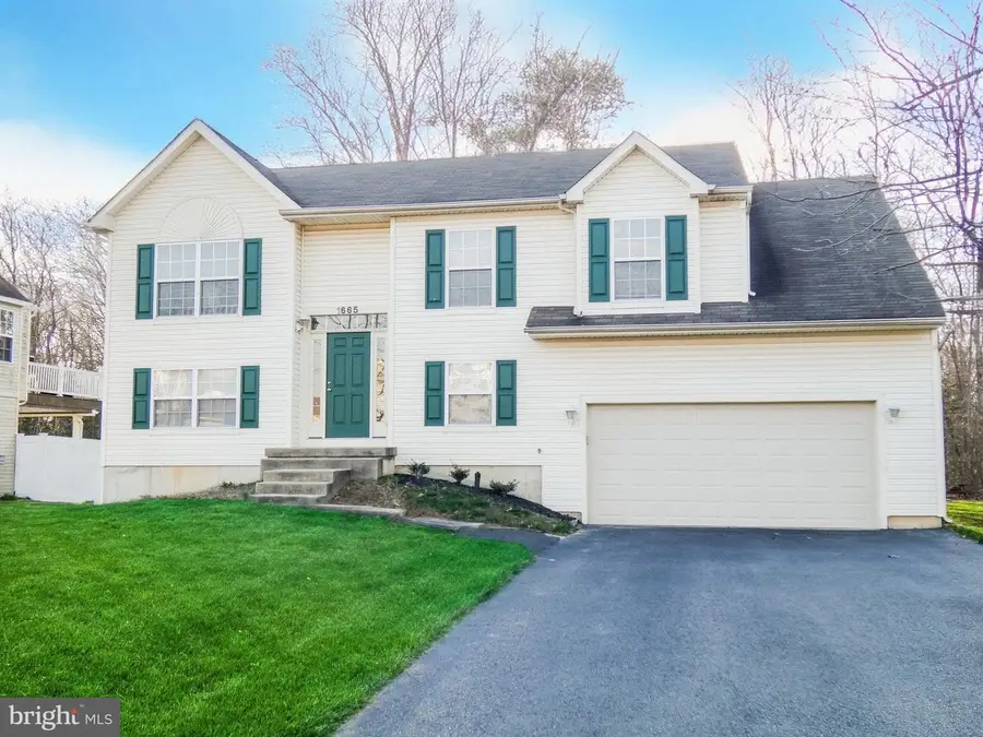 1665 Carriage Dr, Williamstown, NJ 08094 - #2