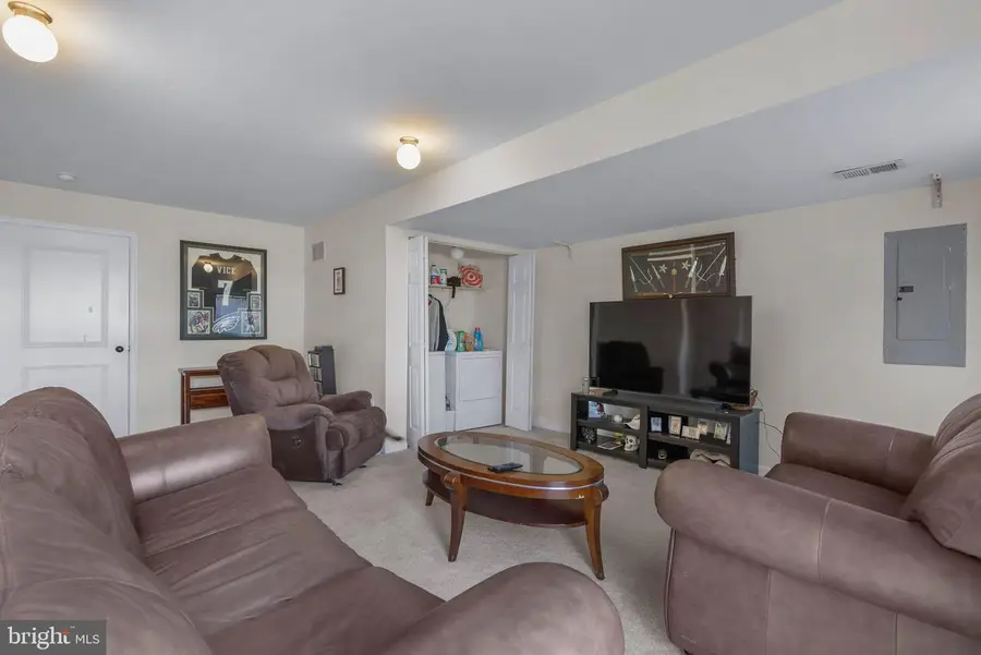 517 Boxwood Ln, Woodbury, NJ 08096 - #2