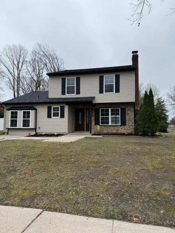 3 Long Bow Dr, SEWELL, NJ 08080