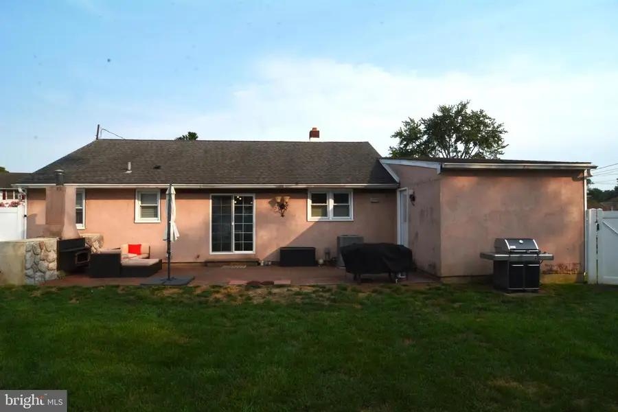 1 Beech Pl, West Deptford, NJ 08096 - #2