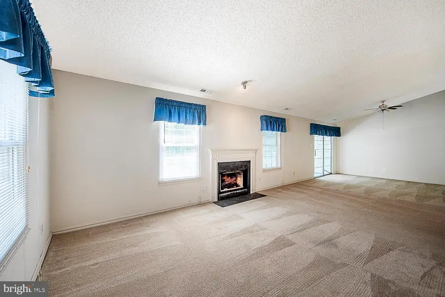 636 Caribbean Way, Williamstown, NJ 08094 - #3